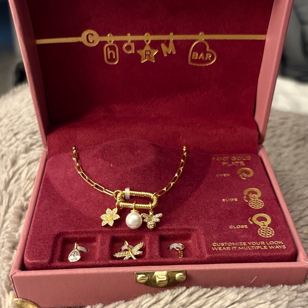 Charm bar gold necklace set with 6 charms
